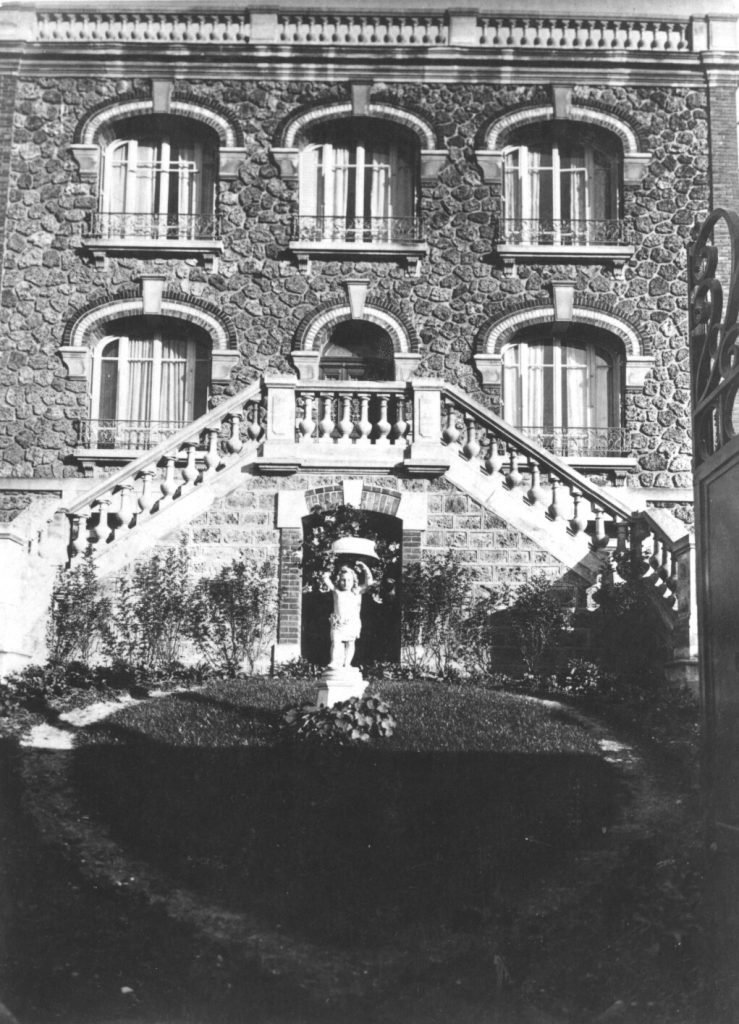 1922
